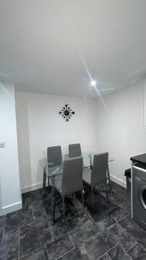 2 Bed Room Luxury Apartment In Old Kent Road Londra Esterno foto