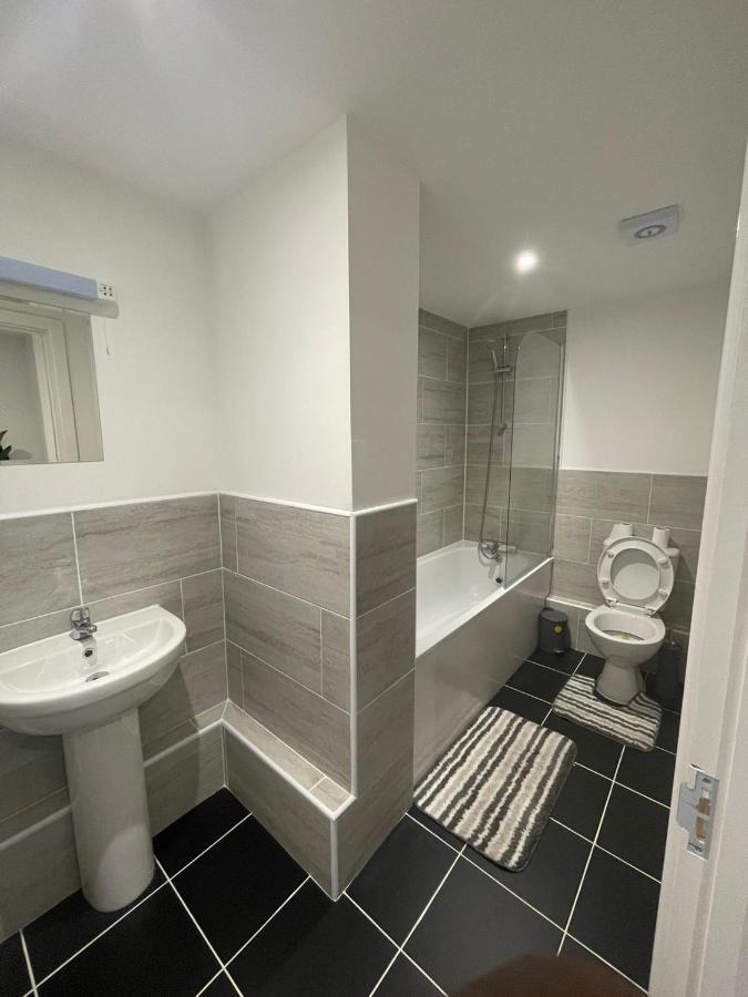 2 Bed Room Luxury Apartment In Old Kent Road Londra Esterno foto